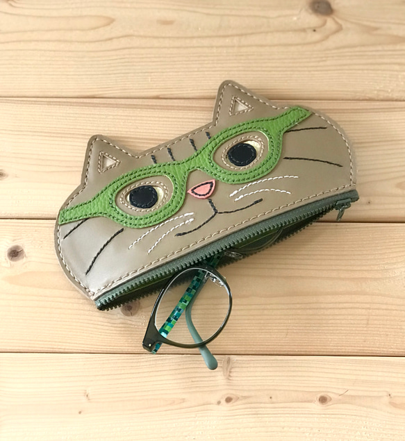 猫好きが作った本牛革メガネケース キジトラ黄緑メガネ 手縫い　送料無料♪ 3枚目の画像