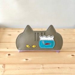 猫好きが作った本牛革メガネケース 鯖トラ猫紫メガネ 手縫い　送料無料♪ 2枚目の画像