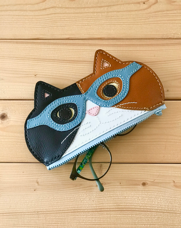 猫好きが作った本牛革メガネケース　三毛猫スモーキーブルーメガネ　　手縫い　送料無料 4枚目の画像