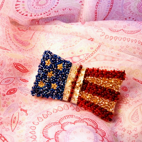 ビッケ様オーダー品 星条旗のビーズ刺繍ブローチ ブローチ AAYAA 通販 