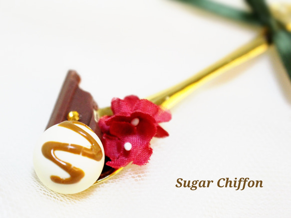【送料無料】 チョコレートとお花のスプーンのせキーホルダー♡ 3枚目の画像