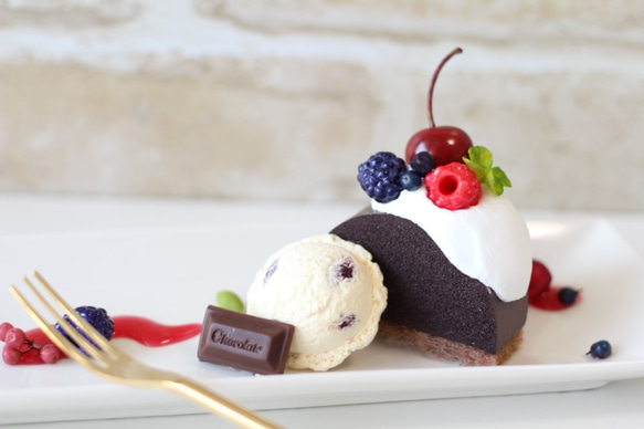 チョコレートムースケーキとラムレーズンアイスのデザートプレート【送料無料】 3枚目の画像