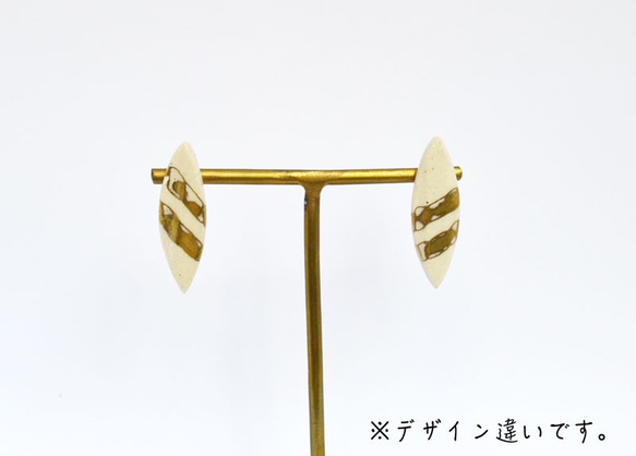 金彩入り・金×白の縦長イアリング（2） 6枚目の画像