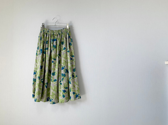 水彩フラワーのリネンギャザースカート 7枚目の画像