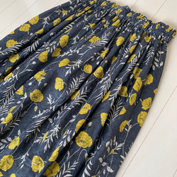イエローフラワーの上質リネンギャザースカート 5枚目の画像