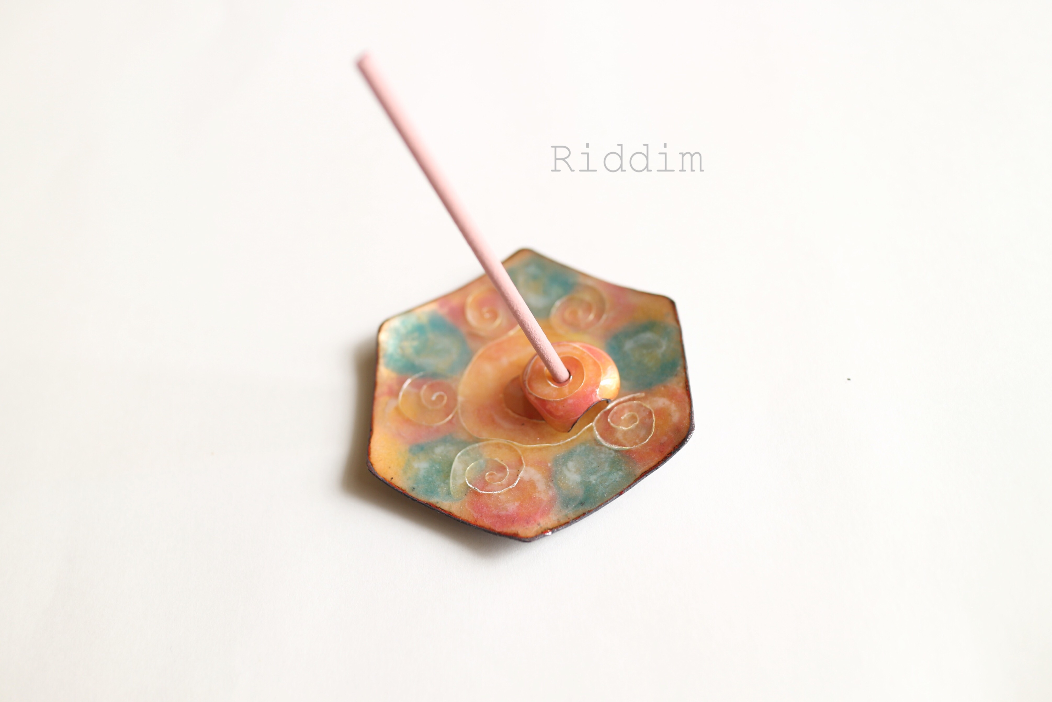 七宝焼　香合　小物入れ　トレー 七宝焼き お香立て アクセサリートレー 六角形 ピンク ブルー 七宝焼