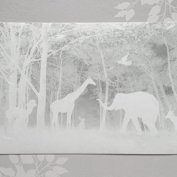 「白い森の動物達」ポストカード 2枚目の画像