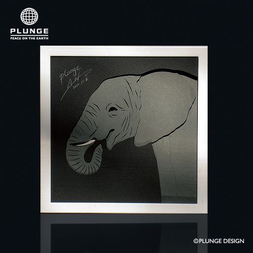 立体切り絵〜アフリカゾウ〜 切り絵 PLUNGE 通販 58600｜Creema