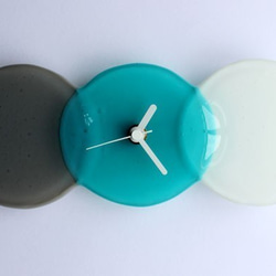 ガラスの壁掛け時計 Simple3 （ホワイト×ターコイズ×グレー）ギフトにもおすすめ 5枚目の画像