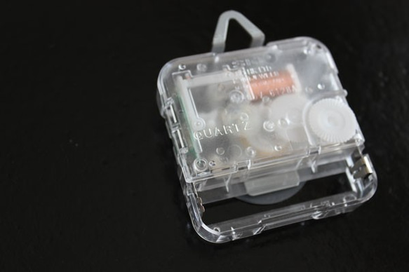 ガラスの壁掛け時計 Simple3 （クリアー×ホワイト）ギフトにもおすすめ 9枚目の画像