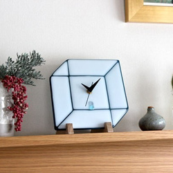 ガラス時計　立方体 　ホワイト×ブルーグレー　壁掛け時計・置時計 6枚目の画像