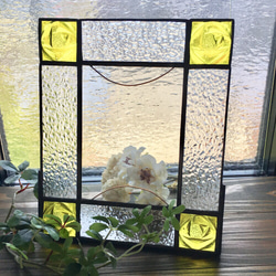 送料無料！バラガラス ステンドグラスのフォトフレーム〜縦型〜lime yellow〜 1枚目の画像