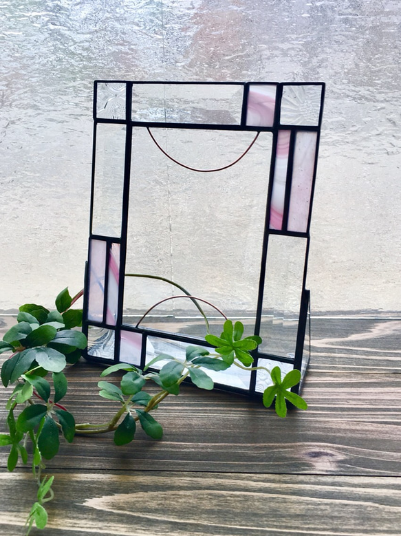 送料無料！ベベル(面取り加工ガラス) ステンドグラスのフォトフレーム〜pink〜 1枚目の画像