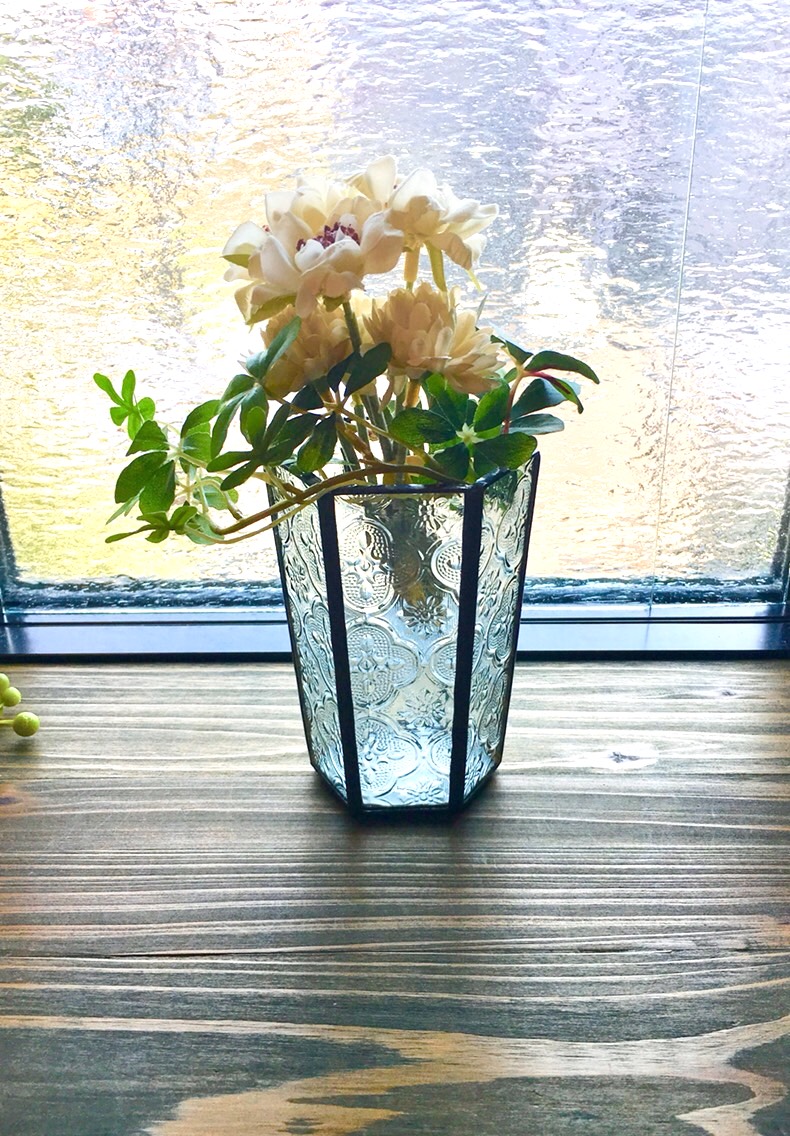 アンティーク　花瓶　ステンドグラス風 アンティーク 花瓶 ステンドグラス風の通販 by コレ's shop｜ラクマ