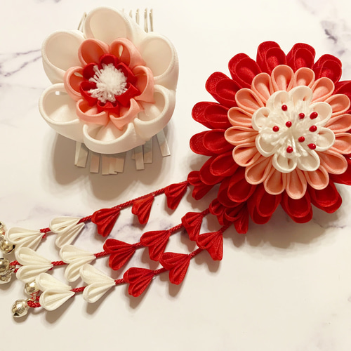 七五三 正絹 つまみ細工 コームとクリップを使った銀ビラ藤さがりの髪