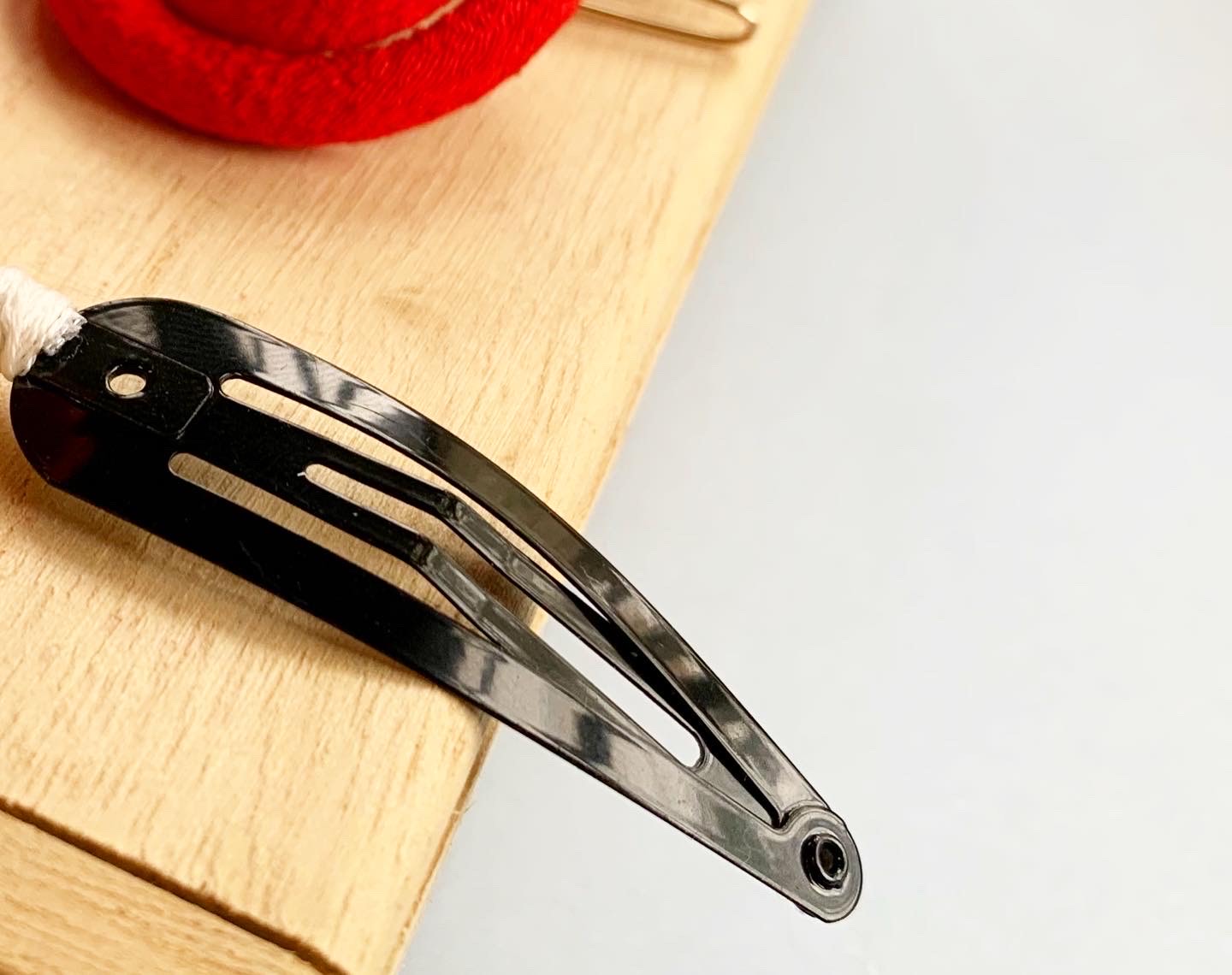 【再販】３歳　七五三に　つまみ細工　パッチンどめ　髪飾り　銀ビラ　飾り結びコーム