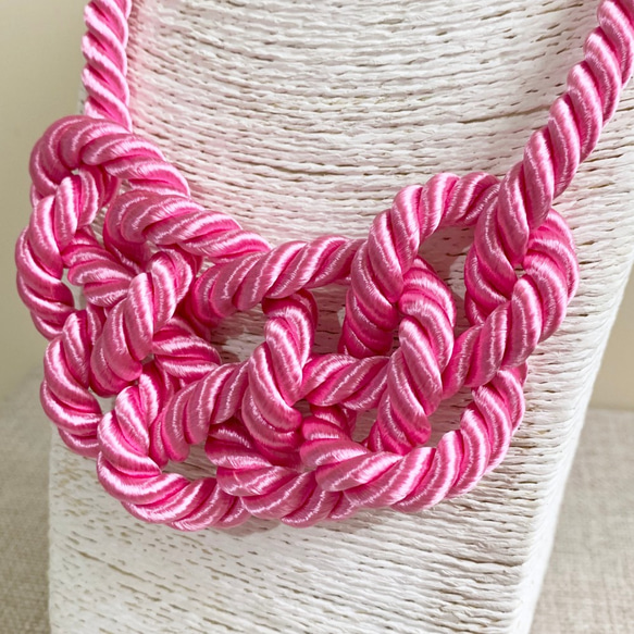 袈裟結びのネックレス (ピンク) 4枚目の画像