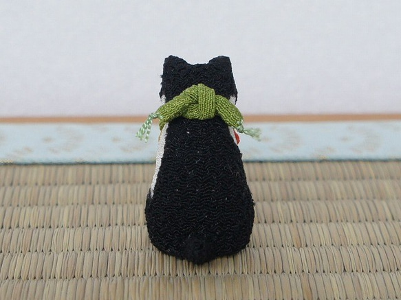 縮緬人形　豆猫三十五　黒シロ 3枚目の画像