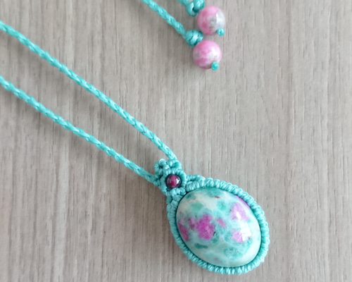 ルビーインフックサイト マクラメネックレス ネックレス・ペンダント