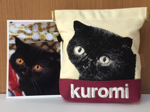 オーダー事例❤︎愛猫の刺繍ポーチ 1枚目の画像