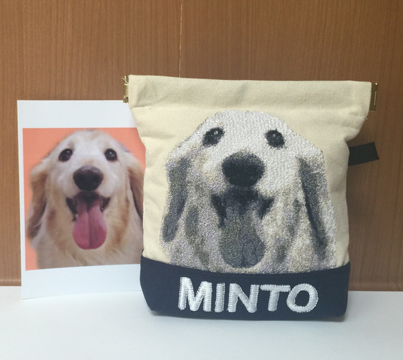 オーダー事例❤︎愛犬の刺繍ポーチ 1枚目の画像