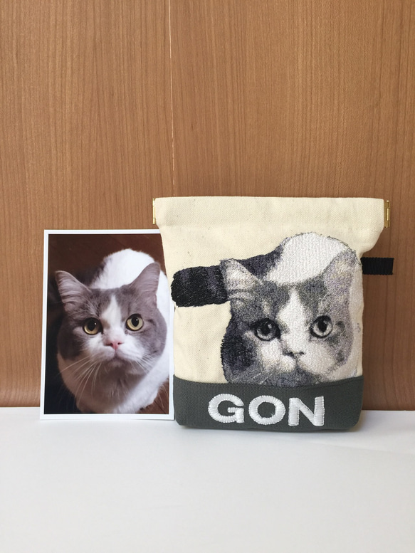 オーダー事例❤︎愛猫の刺繍ポーチ 1枚目の画像