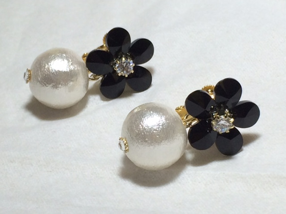 petit flower earrings ~black~ 2枚目の画像