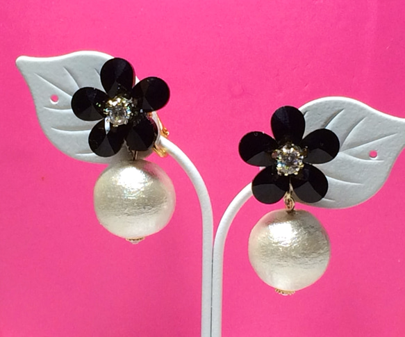 petit flower earrings ~black~ 3枚目の画像