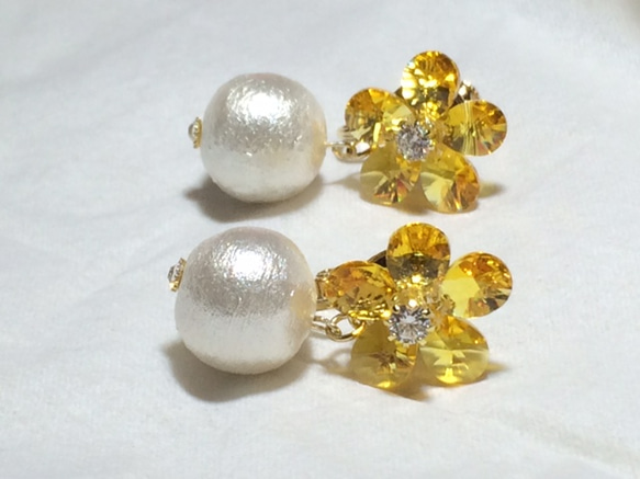 petit flower earrings ~yellow~ 2枚目の画像