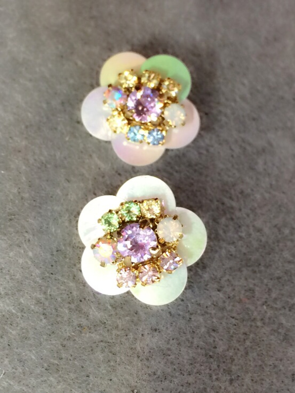 shiny flower earrings ~violet~ 2枚目の画像