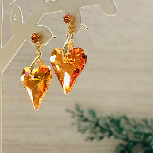 スワロフスキーワイルドハートのドロップピアス【トパーズ】サージカル