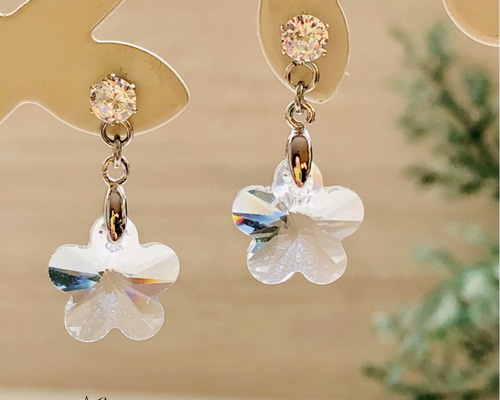 数量限定 CZと花のスワロフスキードロップピアス【サージカル
