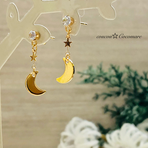 CZ付Crescent Moon ピアス【サージカルステンレス】ゴールド