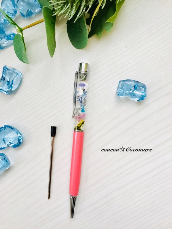 月と小花のハーバリウムボールペン【替芯黒1本付】ピンク 2枚目の画像