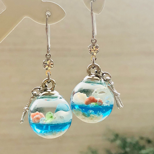 海シリーズ 天然沖縄産 貝と珊瑚のピアス《16㎜ガラスドーム 海シリーズ 天然沖縄産 貝と珊瑚のピアス《16㎜ガラスドーム