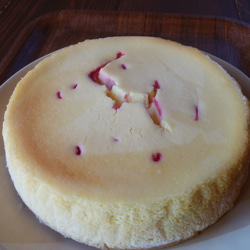 『2018初売り福ケーキ』真っ赤なラズベリーの完熟チーズケーキ。 2枚目の画像