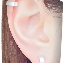 〈軽い〉〈痛くない〉〈挟めるだけ〉2wayシルバーフラットリングイヤリング・イヤーカフpt.2(両耳用)(調節可能) 8枚目の画像