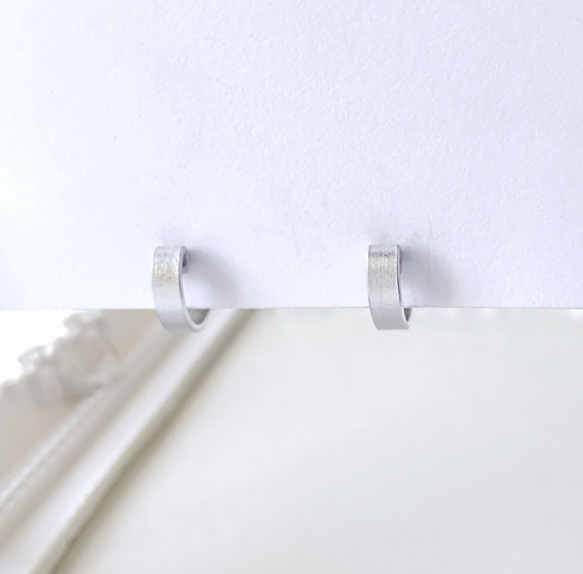 〈軽い〉〈痛くない〉〈挟めるだけ〉2wayシルバーフラットリングイヤリング・イヤーカフpt.2(両耳用)(調節可能) 3枚目の画像