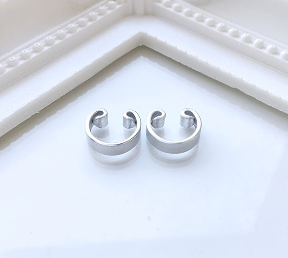 〈軽い〉〈痛くない〉〈挟めるだけ〉2wayシルバーフラットリングイヤリング・イヤーカフpt.2(両耳用)(調節可能) 5枚目の画像