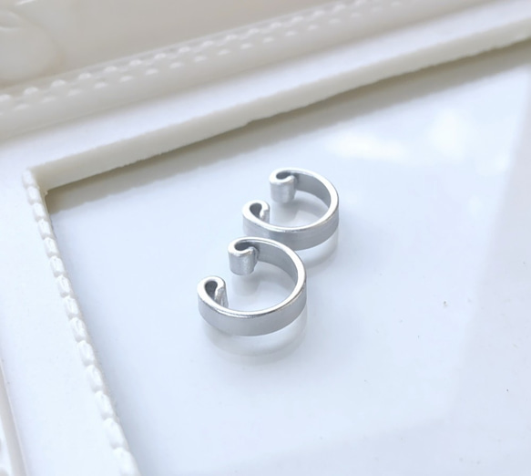 〈軽い〉〈痛くない〉〈挟めるだけ〉2wayシルバーフラットリングイヤリング・イヤーカフpt.2(両耳用)(調節可能) 6枚目の画像