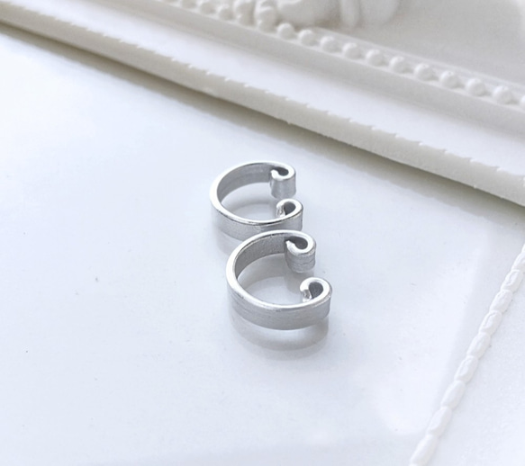 〈軽い〉〈痛くない〉〈挟めるだけ〉2wayシルバーフラットリングイヤリング・イヤーカフpt.2(両耳用)(調節可能) 7枚目の画像