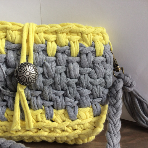 Tシャツヤーンのポーチポシェット【grey×yellow】 ポシェット 小牟田こ  