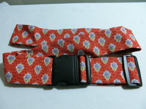 おしゃれが大渋滞！可愛い桐谷モデルの感じのいいスーツケースベルト