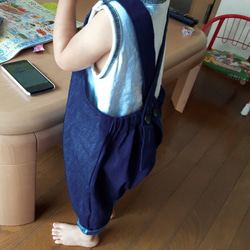 0～3歳まで着られる♡デニムカラーが選べる♡やわらか上質デニムのベビーサロペット[インディゴデニム] 3枚目の画像