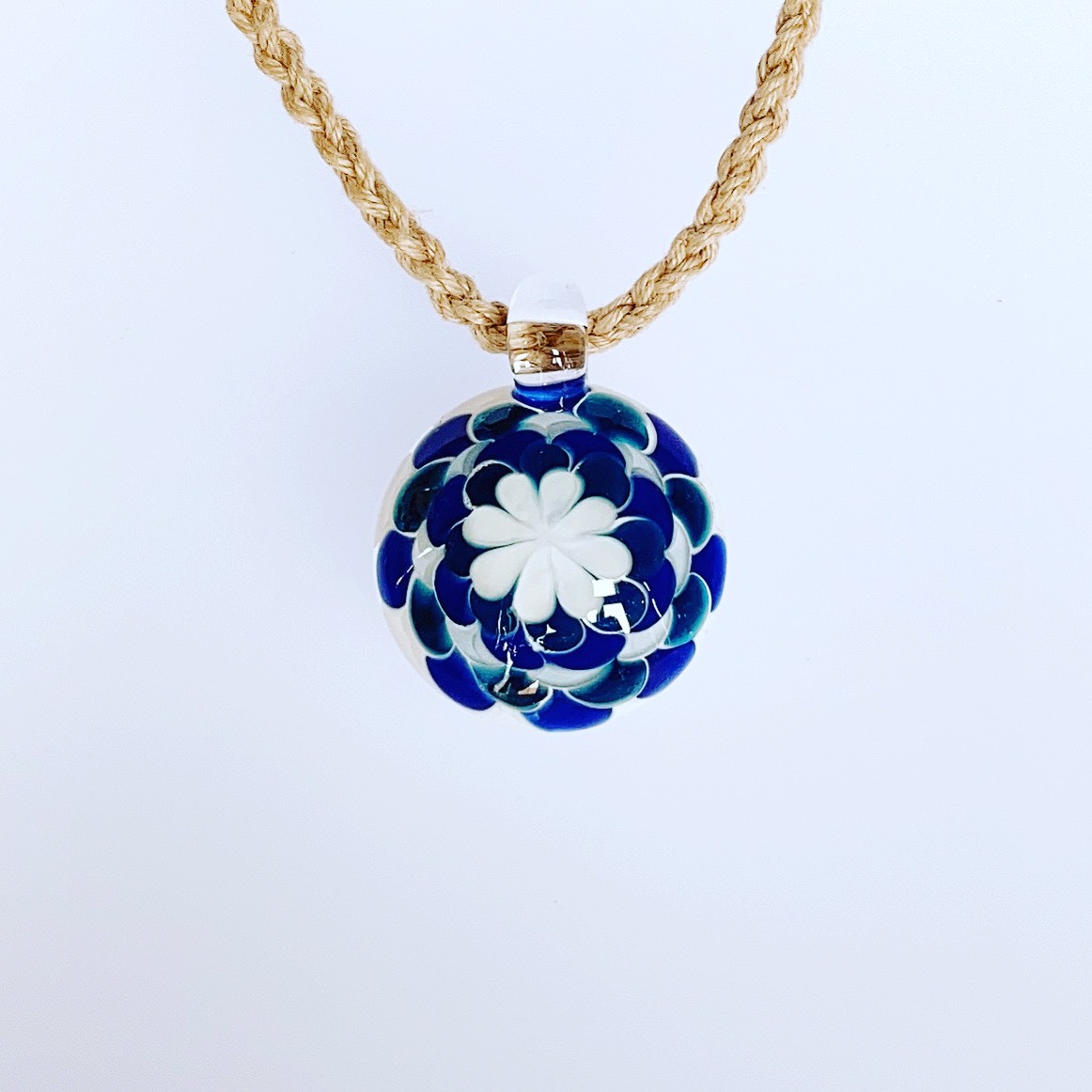 青のドット麻紐ネックレス