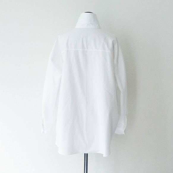 コエリブラウス＜衿を立てて着るオーバーサイズ白シャツ＞ ～オックスフォード オフホワイト～ 4枚目の画像