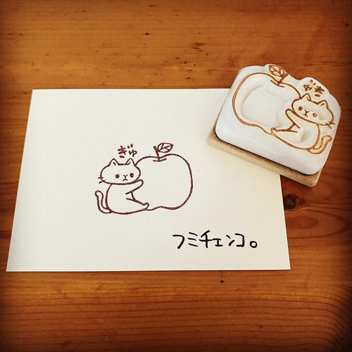猫とりんごの消しゴムはんこ はんこ・スタンプ フミチェンコ。 通販