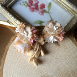 小蕾のお花と小花のピアス ピンク 1枚目の画像