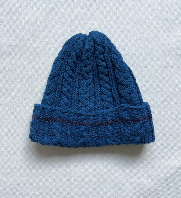 送料無料 　ちくちくしなたい藍染コットンニットキャップ　帽子 ケーブル編み ベビーサイズ 1枚目の画像