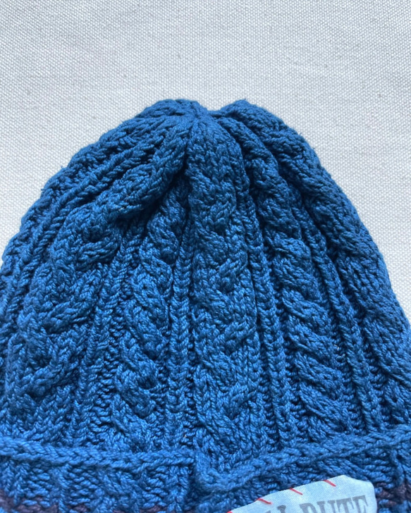 送料無料 　ちくちくしなたい藍染コットンニットキャップ　帽子 ケーブル編み ベビーサイズ 2枚目の画像
